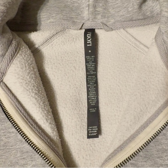 Women’s Vuori Restore 1/2 zip hoodie, med,heather grey, gently used! - Picture 5 of 11